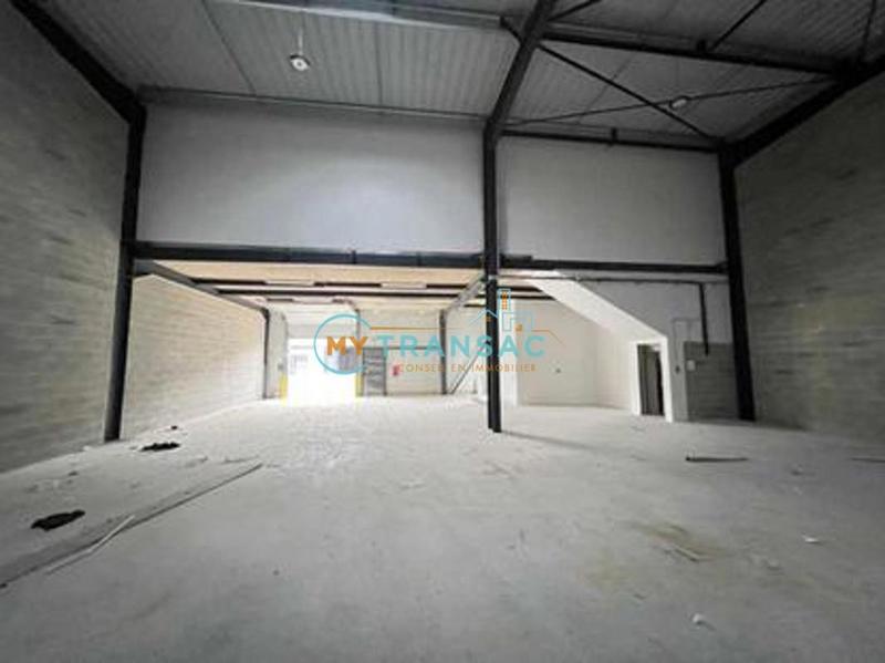 Local d'activités - 220 m²