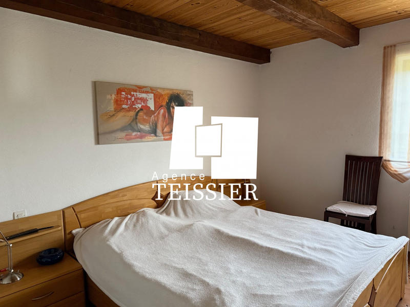 Maison - 217 m² - 9 pièces