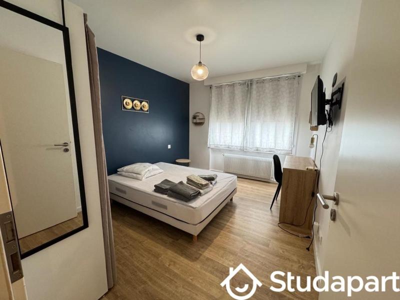 Chambre - 12 m² - 1 pièce