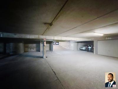 Parking / Garage - 11 m²