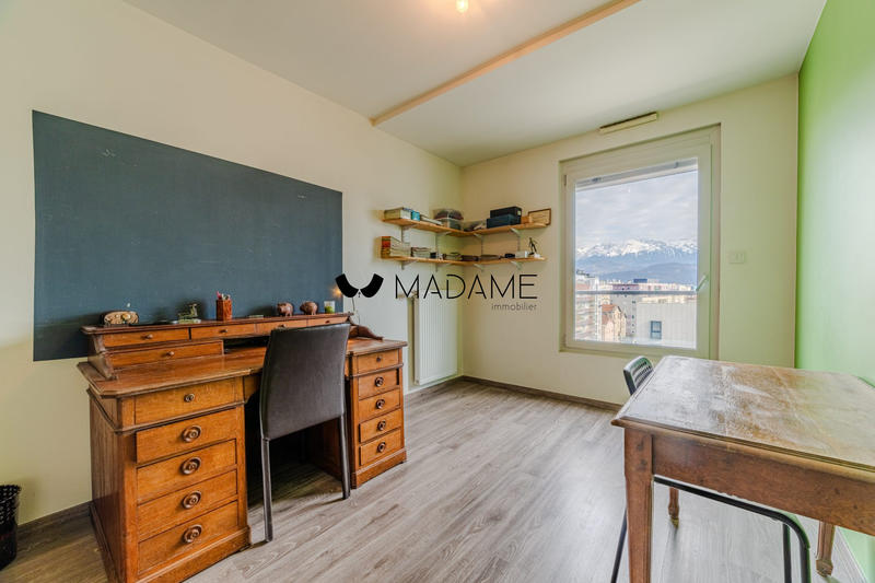 Appartement - 82 m² - 3 pièces