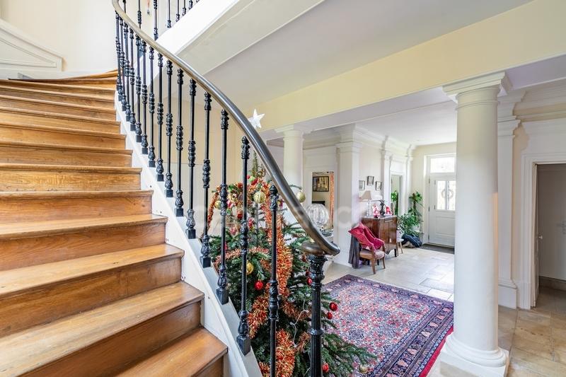 Château - 750 m² - 15 pièces