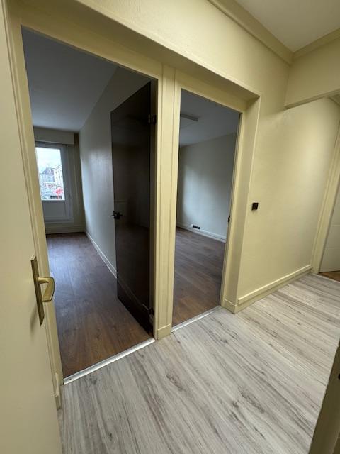 Fonds de commerce - Bureau - 65 m²