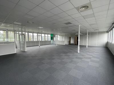 Bureau - 1 225 m²