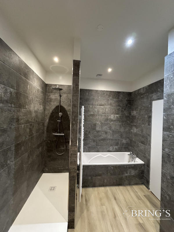 Appartement - 123 m² - 5 pièces