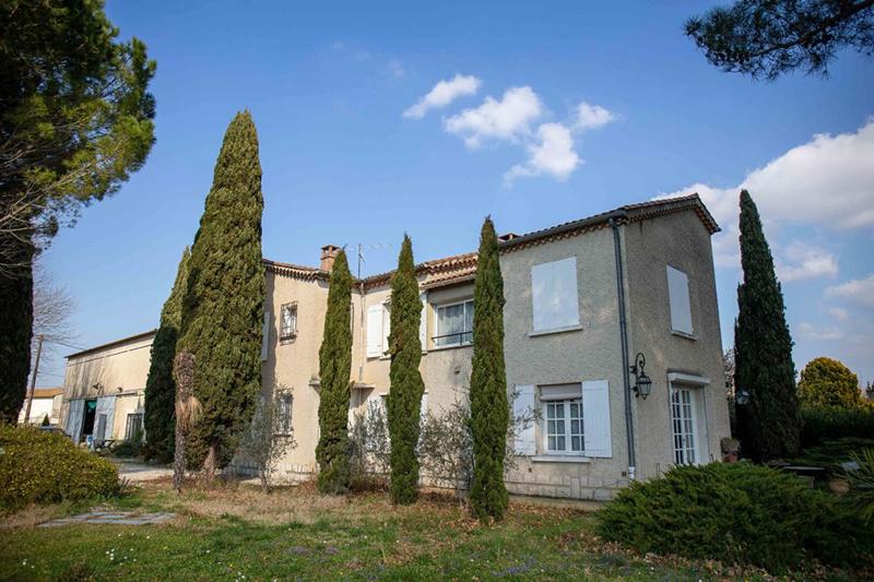Maison - 280 m² - 9 pièces