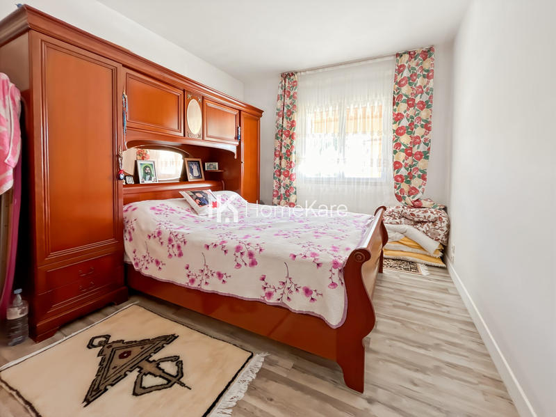 Maison - 230 m² - 10 pièces