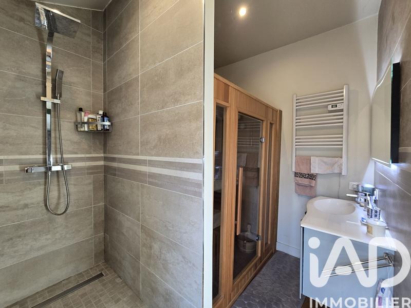 Maison - 250 m² - 10 pièces