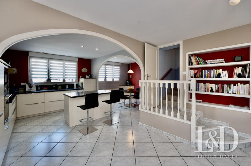 Maison ancienne - 205 m² - 7 pièces