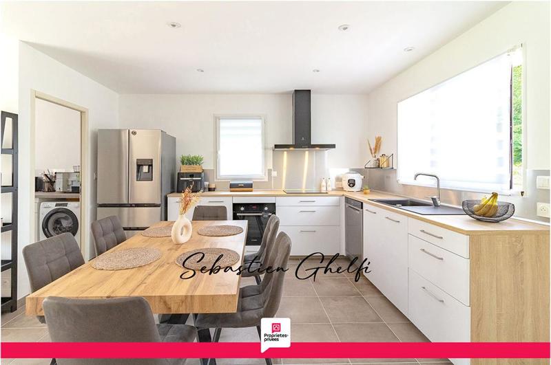 Maison - 88 m² - 5 pièces