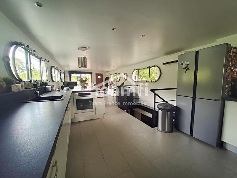 Maison - 200 m² - 6 pièces