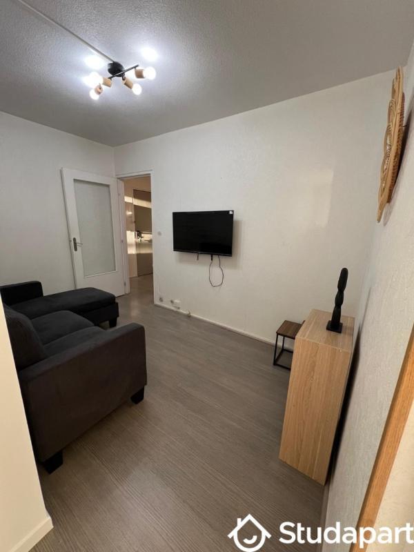 Chambre - 9 m² - 1 pièce