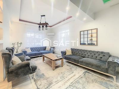 Maison - 236 m² - 8 pièces