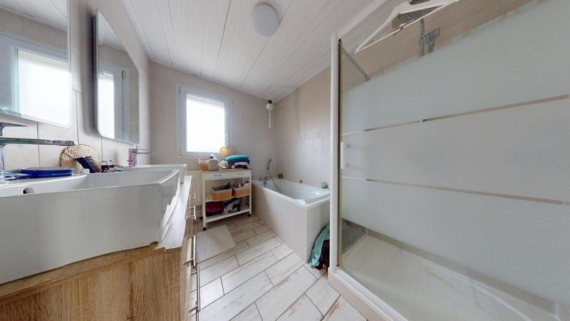 Pavillon - 125 m² - 5 pièces