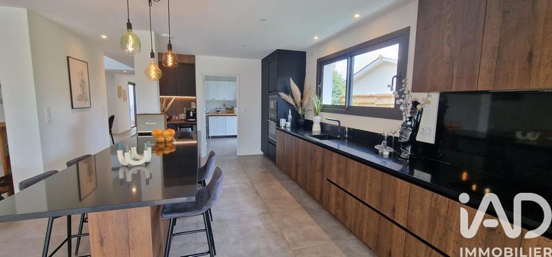 Maison de maîtres - 220 m² - 7 pièces