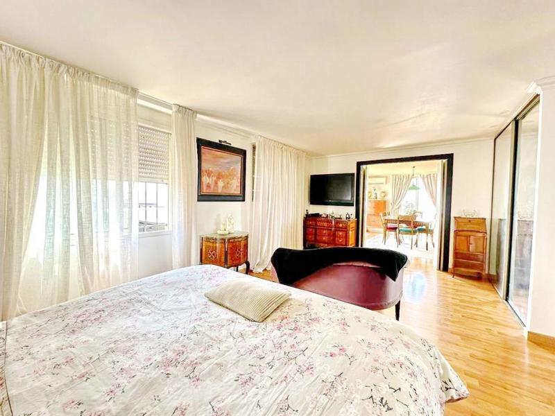 Appartement - 158 m² - 6 pièces