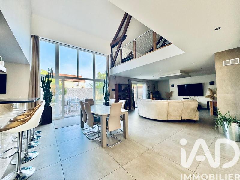 Maison de village - 242 m² - 7 pièces