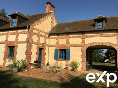 Maison - 845 m² - 12 pièces