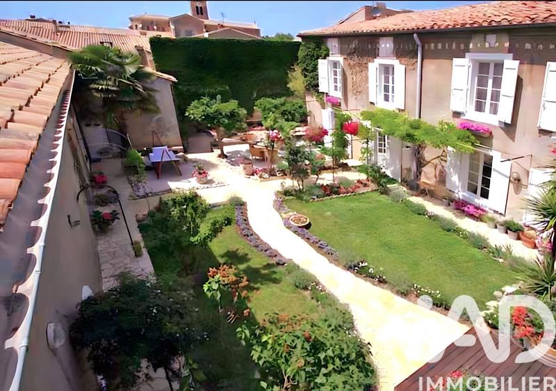 Maison - 271 m² - 10 pièces