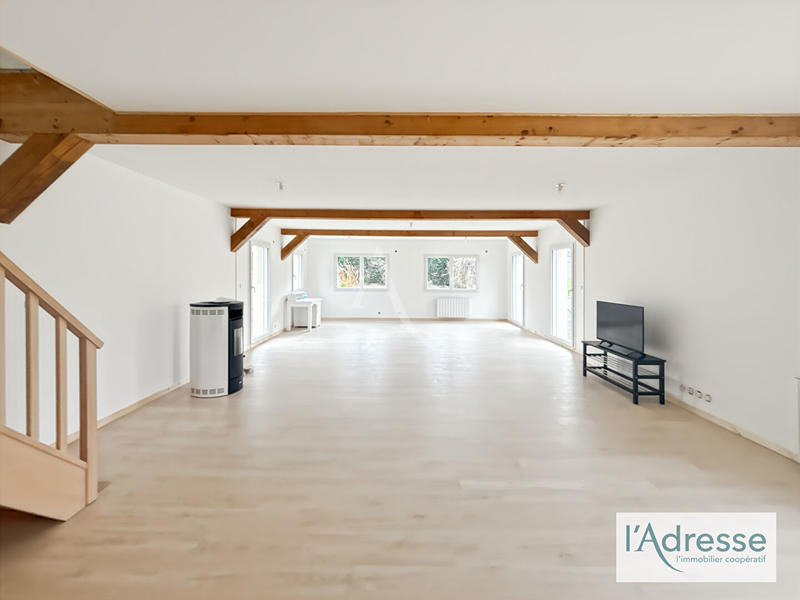 Maison - 215 m² - 7 pièces