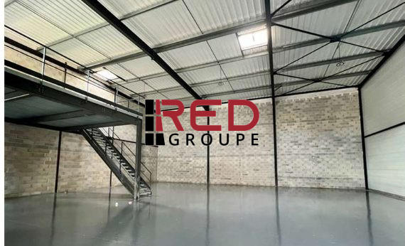 Entrepôt - 368 m²