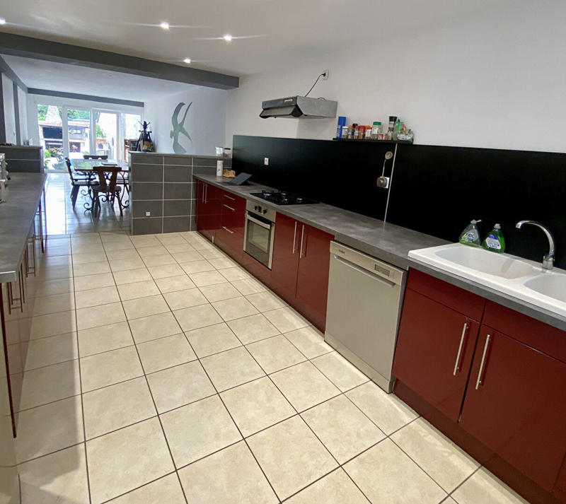 Maison - 140 m² - 5 pièces