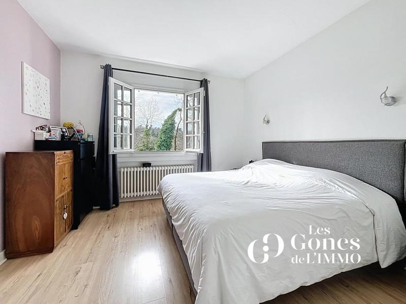 Propriété - 340 m² - 7 pièces