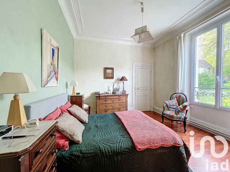 Maison - 325 m² - 12 pièces