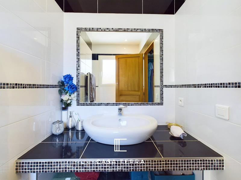 Villa - 161 m² - 8 pièces