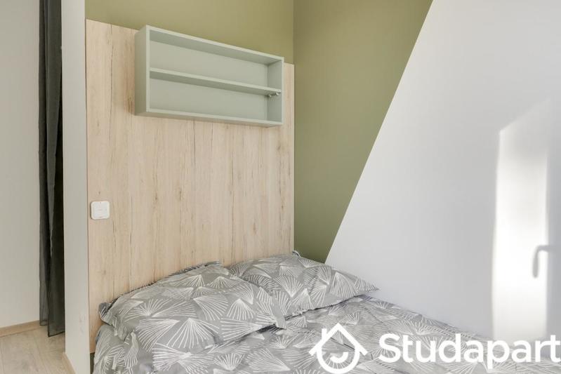 Chambre - 11 m² - 1 pièce