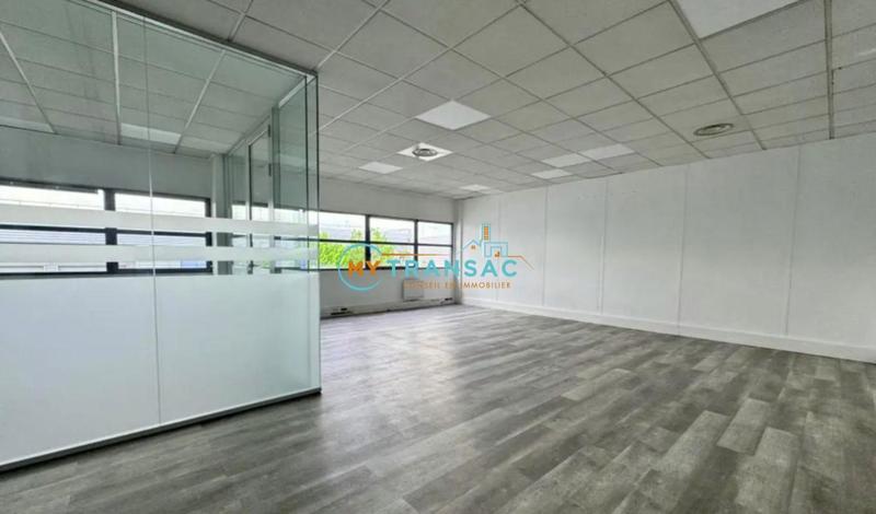 Local d'activité / Entrepôt - 1 251 m²