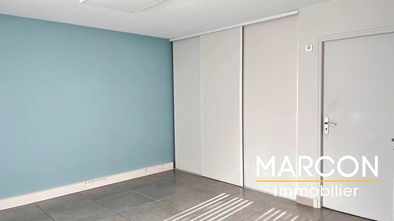 Local d'activités - 102 m² - 3 pièces