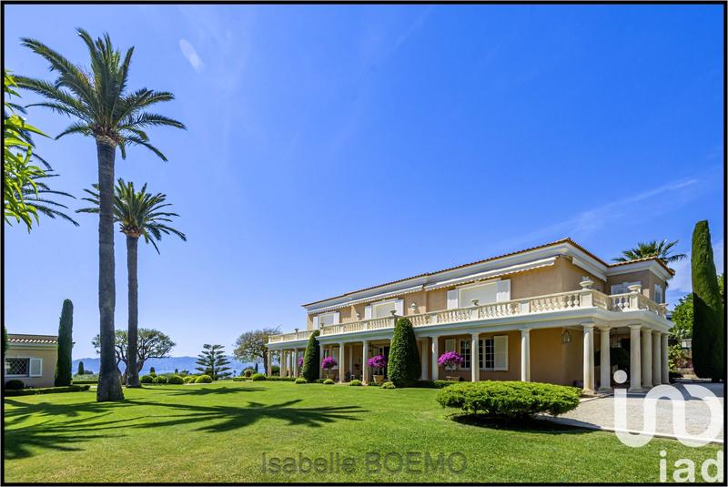 Maison - 555 m² - 15 pièces