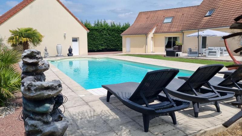 Maison - 287 m² - 10 pièces