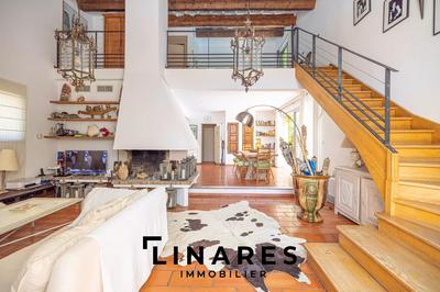 Maison - 340 m² - 8 pièces