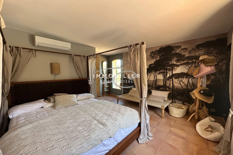 Maison - 231 m² - 6 pièces