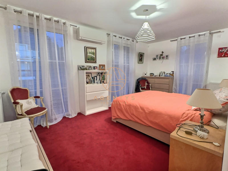 Appartement - 130 m² - 6 pièces