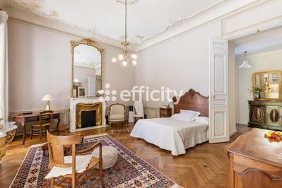 Immeuble - 1 243 m² - 14 pièces