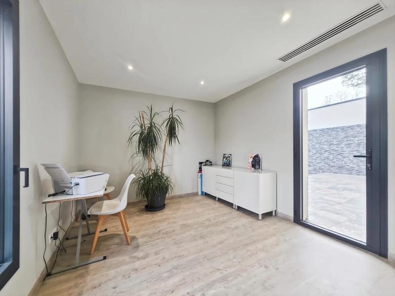 Maison - 200 m² - 6 pièces