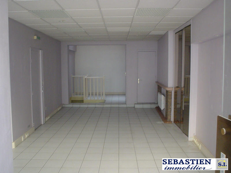 Local commercial - 76 m² - 6 pièces