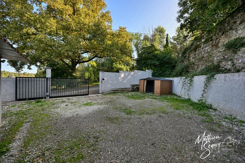 Maison - 274 m² - 9 pièces