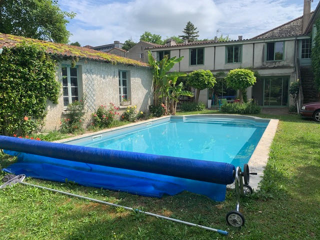 Maison - 298 m² - 11 pièces