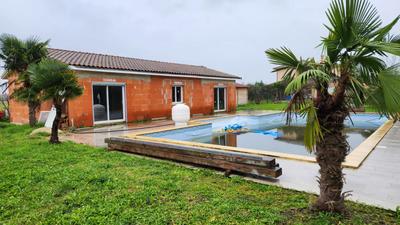 Maison - 99 m² - 4 pièces