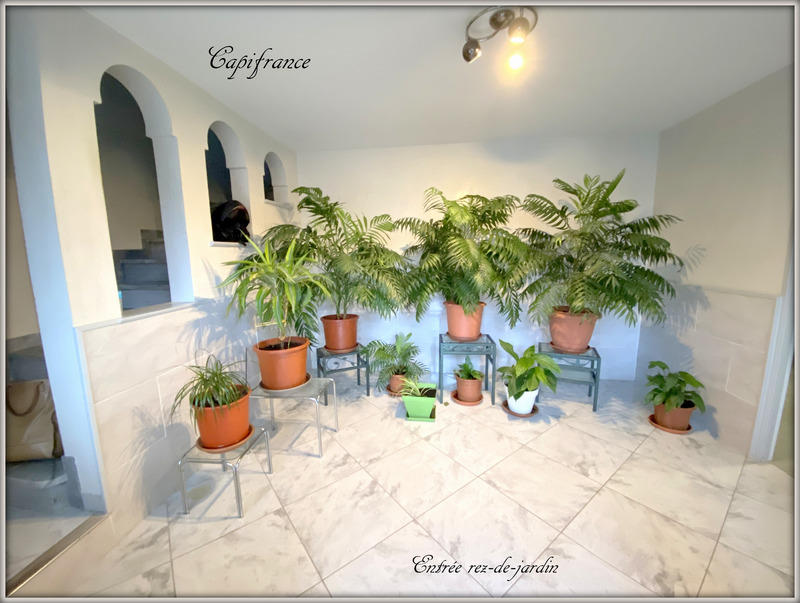 Maison - 250 m² - 9 pièces