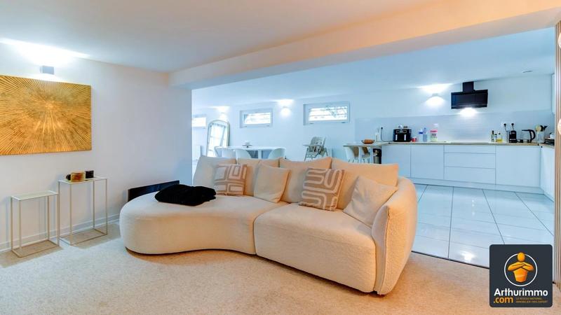 Appartement - 160 m² - 5 pièces