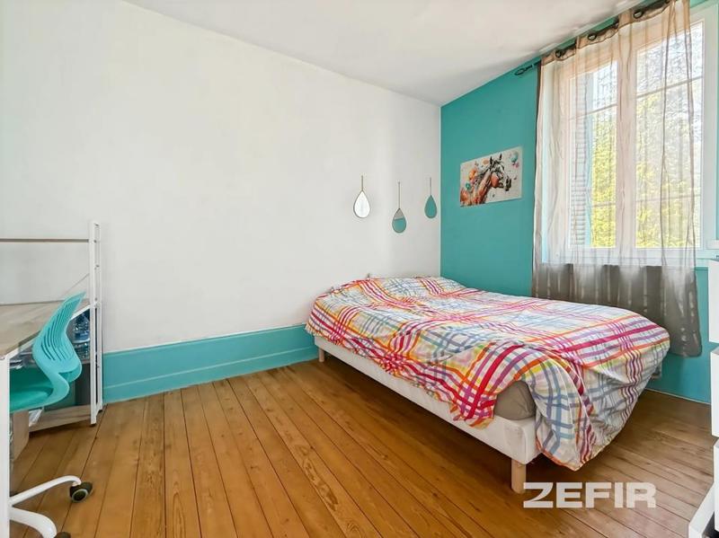 Maison - 149 m² - 9 pièces