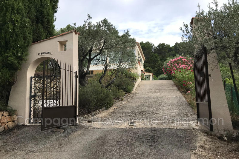 Maison - 250 m² - 7 pièces