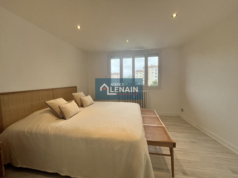 Appartement - 90 m² - 5 pièces