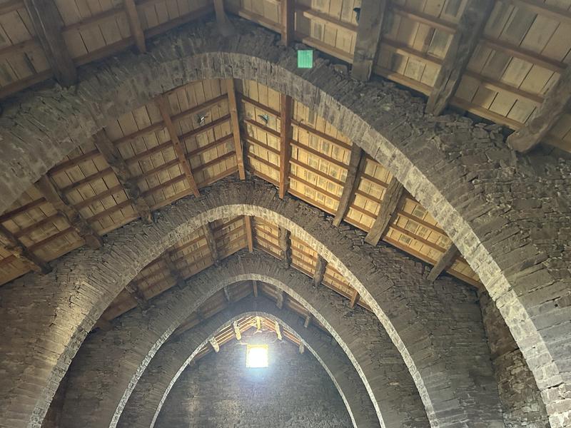 Grange - 300 m² - 2 pièces