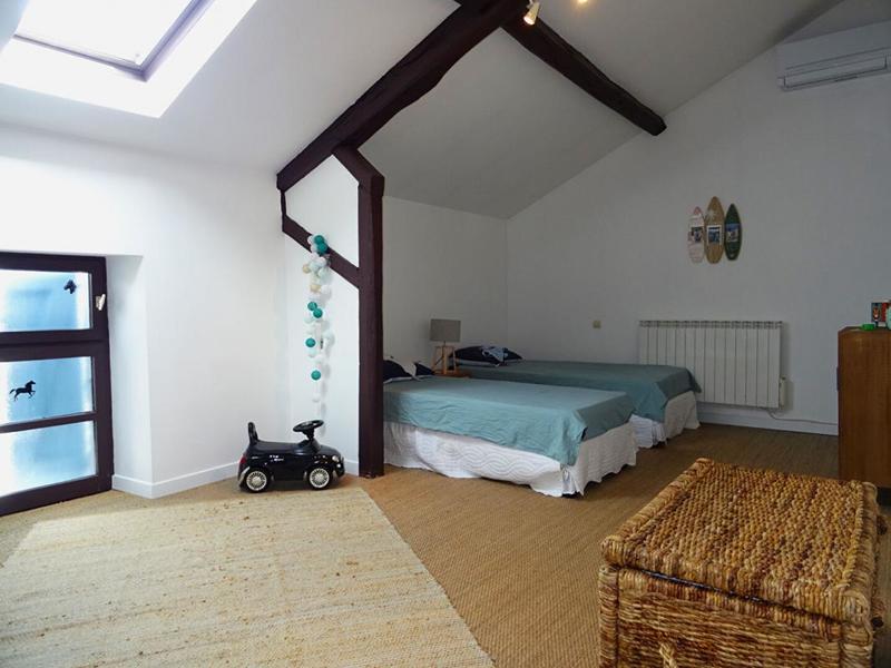 Maison - 273 m² - 8 pièces